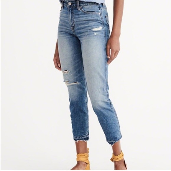 Abercrombie & Fitch Denim - NWT! Abercrombie Girlfriend jeans